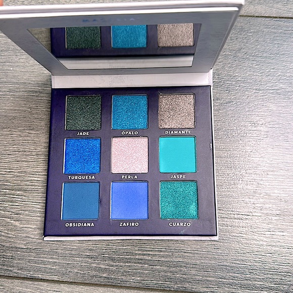 Macaria eyeshadow palette 9 colors - Picture 4 of 4